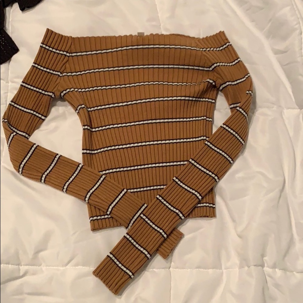 Pacsun crop top sweater